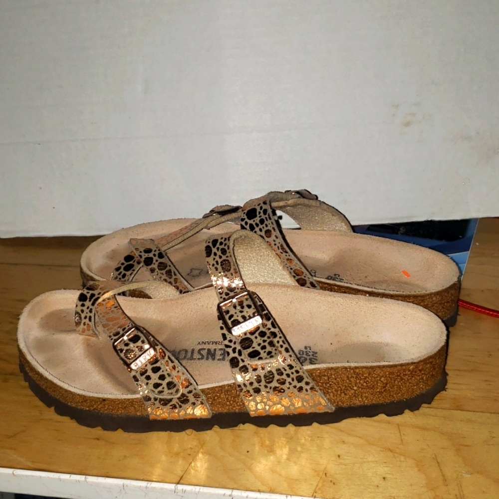 Birkenstock Sandals unisex in like new condition. Never been worn.